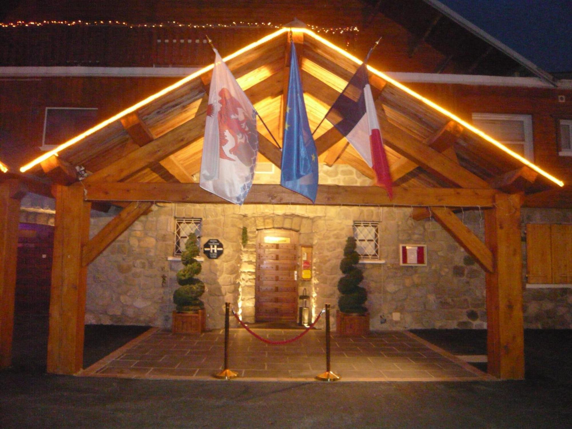 Hotel Le Chalet D'Auron Restaurant Et Spa Exterior foto